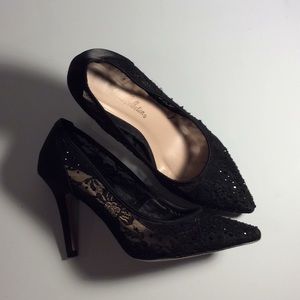 Sparkling rhinestone Black lace heel